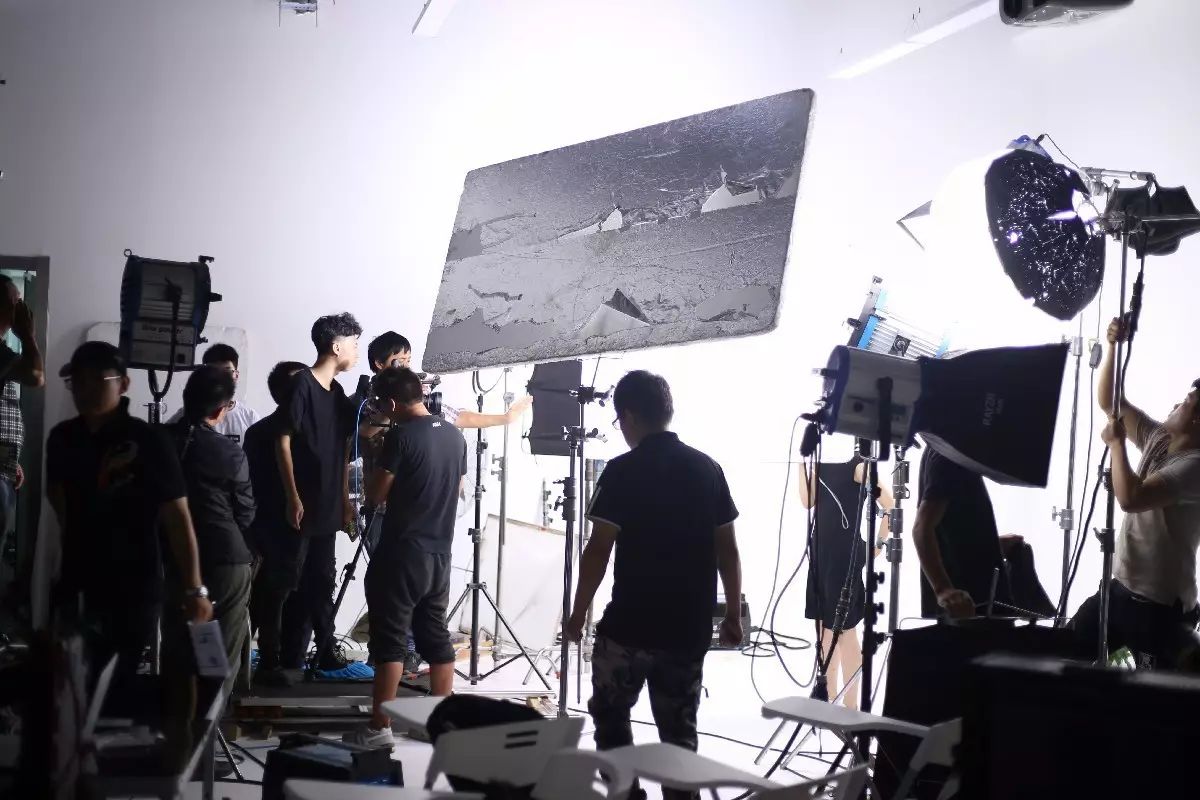 他的三个女儿 视频缩略图