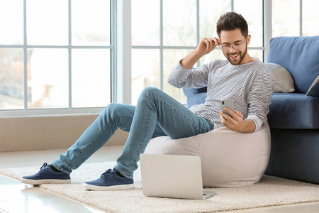 埃德蒙·肯珀 视频缩略图