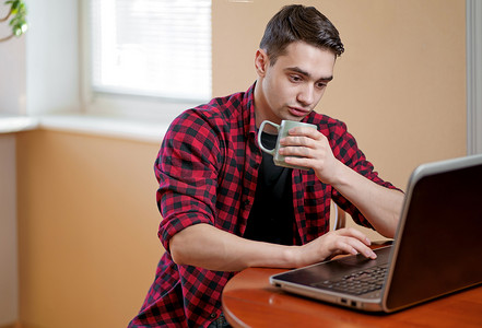 一切从遇见你开始 视频主图