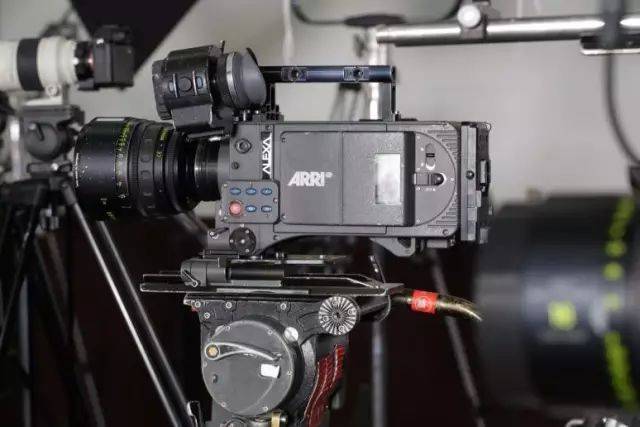 倔强的牛顿 视频海报