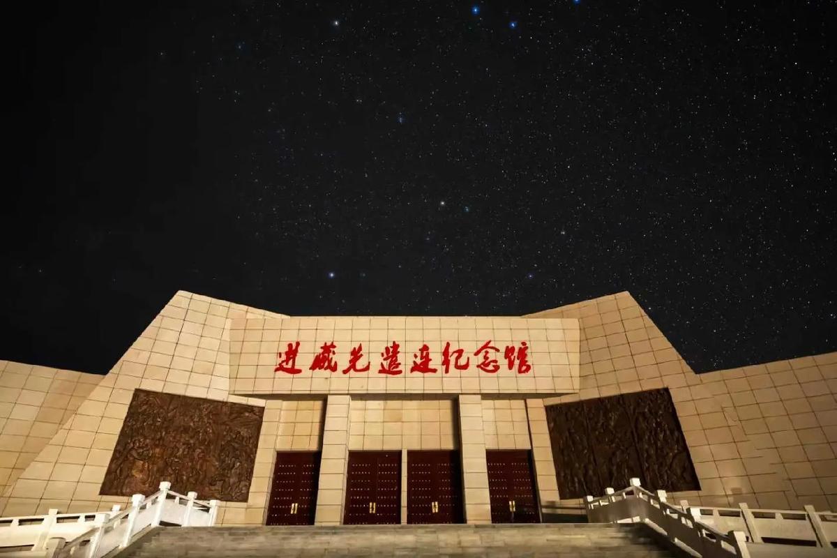 低俗喜剧 视频缩略图