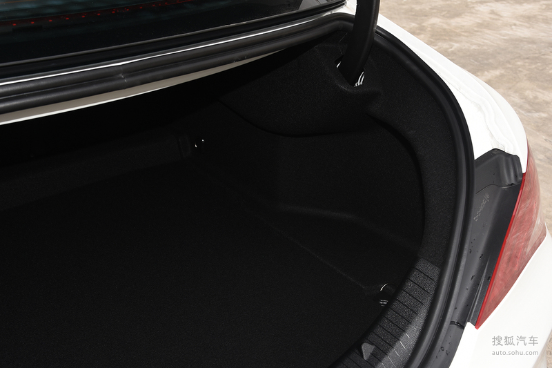 依然爱情服务生 视频缩略图