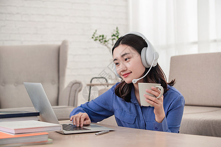 冰雪奇缘（粤语版） 视频缩略图