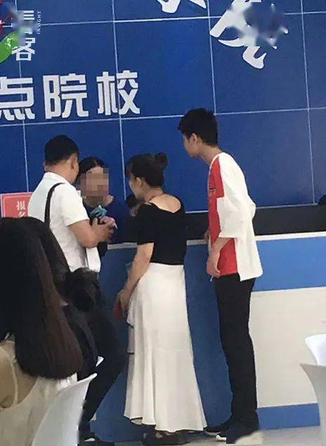 伟大的巴克·霍华德 视频主图