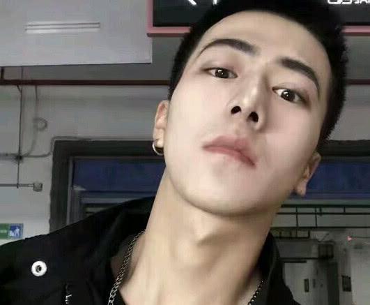 依兰爱情故事 视频缩略图