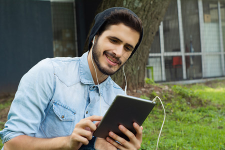 凯萨里 视频缩略图