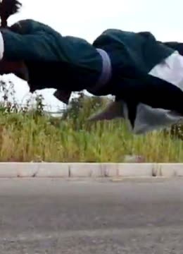 召唤 视频缩略图