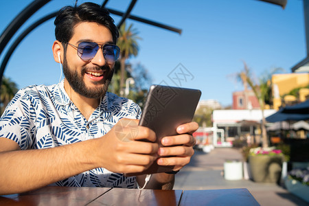 假戏真作 视频缩略图