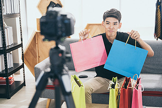 四重星 视频缩略图