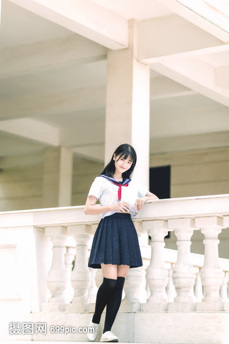 向阳处的她 视频海报