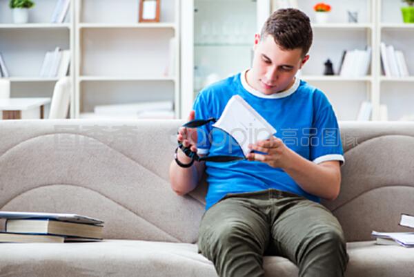 代孕帝国 视频缩略图