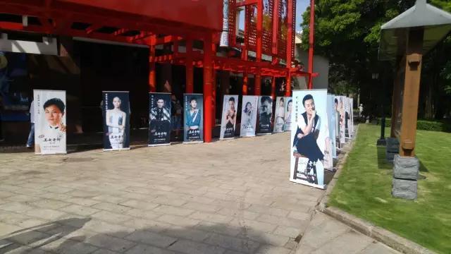 侏罗纪入侵 视频海报