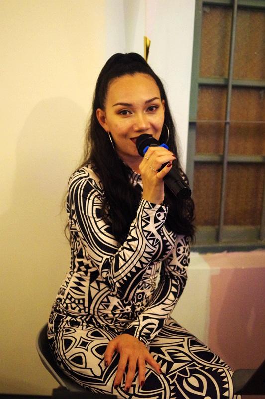 冒牌上尉 视频缩略图