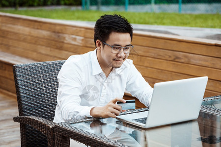 Metalocalypse：末日之星军团 视频主图