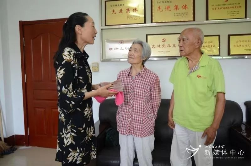 健听女孩 视频缩略图