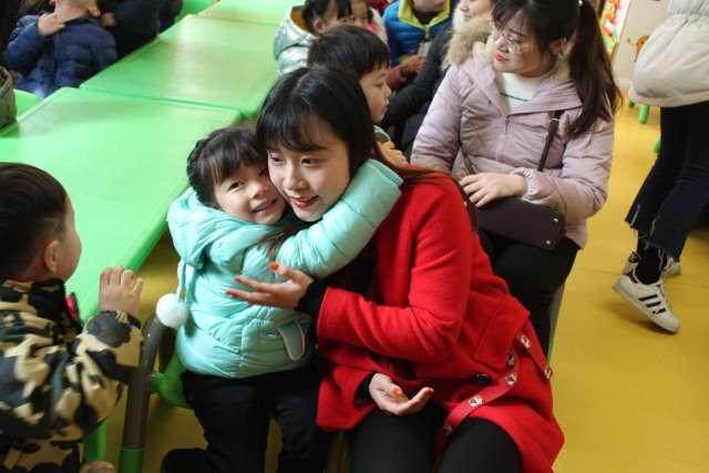 假装热情 视频缩略图