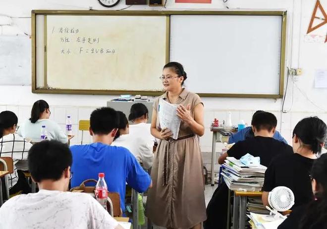 决战发财日 视频缩略图